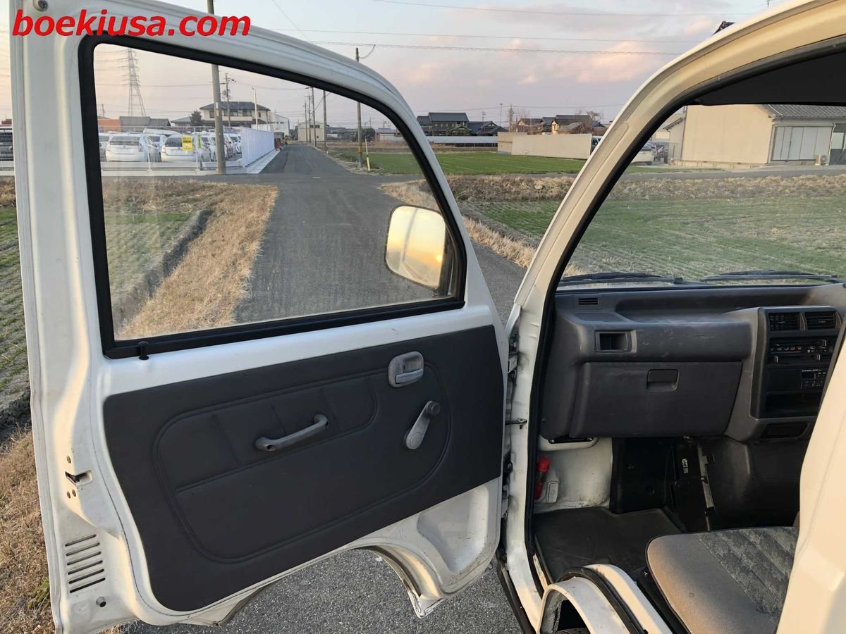 1995 Mitsubishi Minicab JDM car for sale — photo 8 of 11