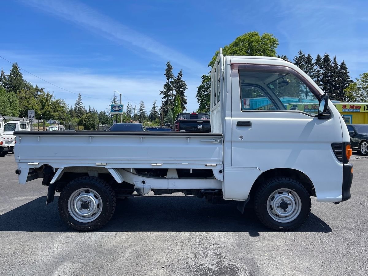 1996 Daihatsu Hijet JDM car for sale — photo 7 of 9