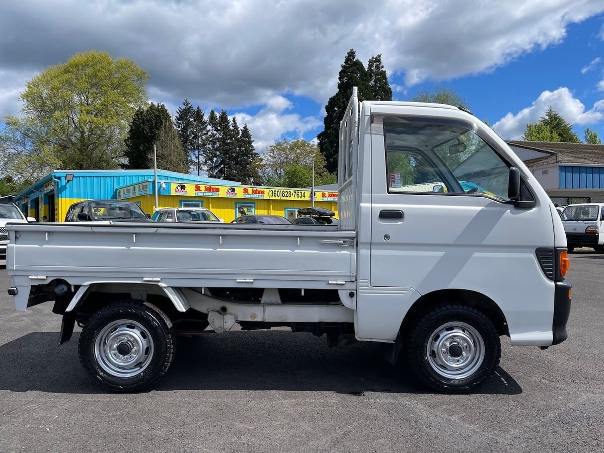 1996 Daihatsu Hijet JDM car for sale — photo 7 of 9