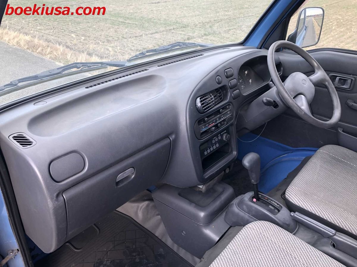 1996 Daihatsu Hijet JDM car for sale — photo 9 of 11