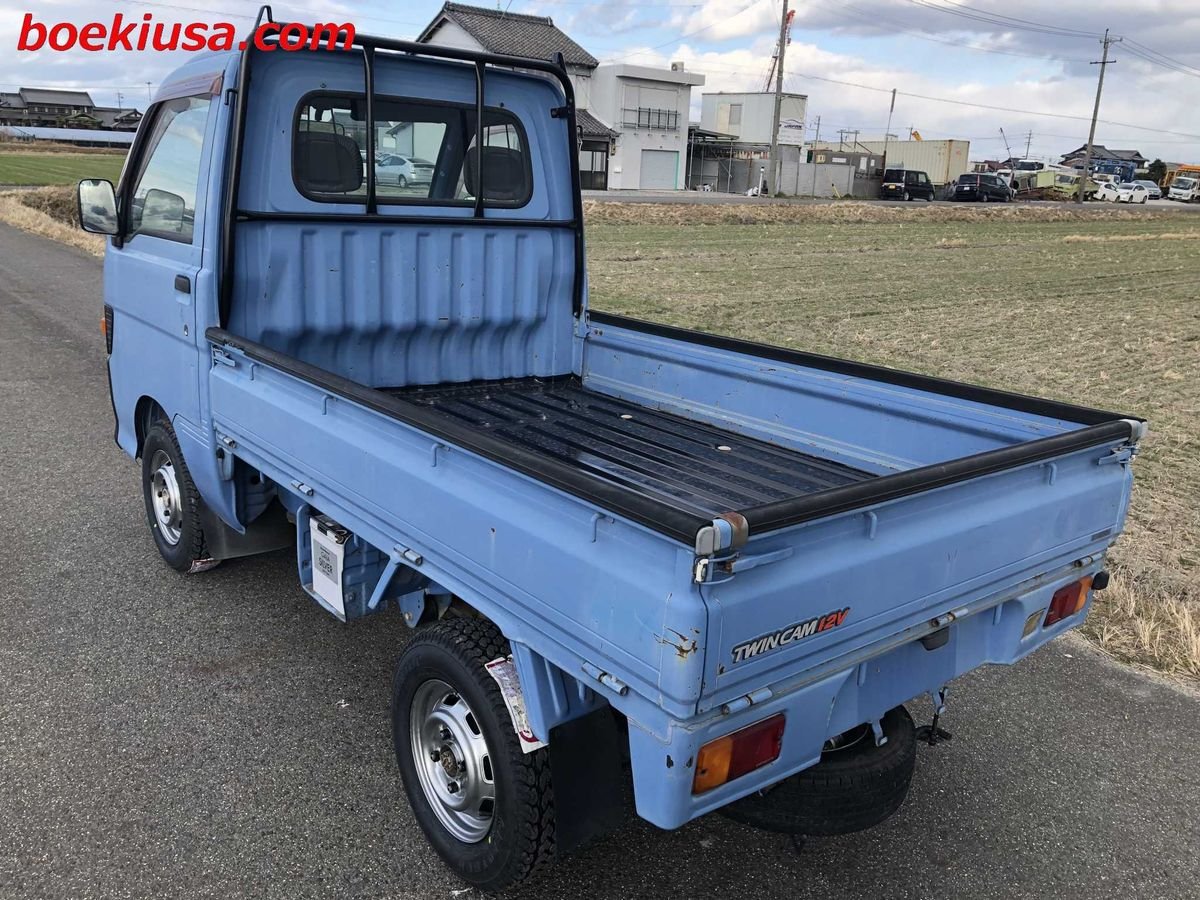 1996 Daihatsu Hijet JDM car for sale — photo 3 of 11