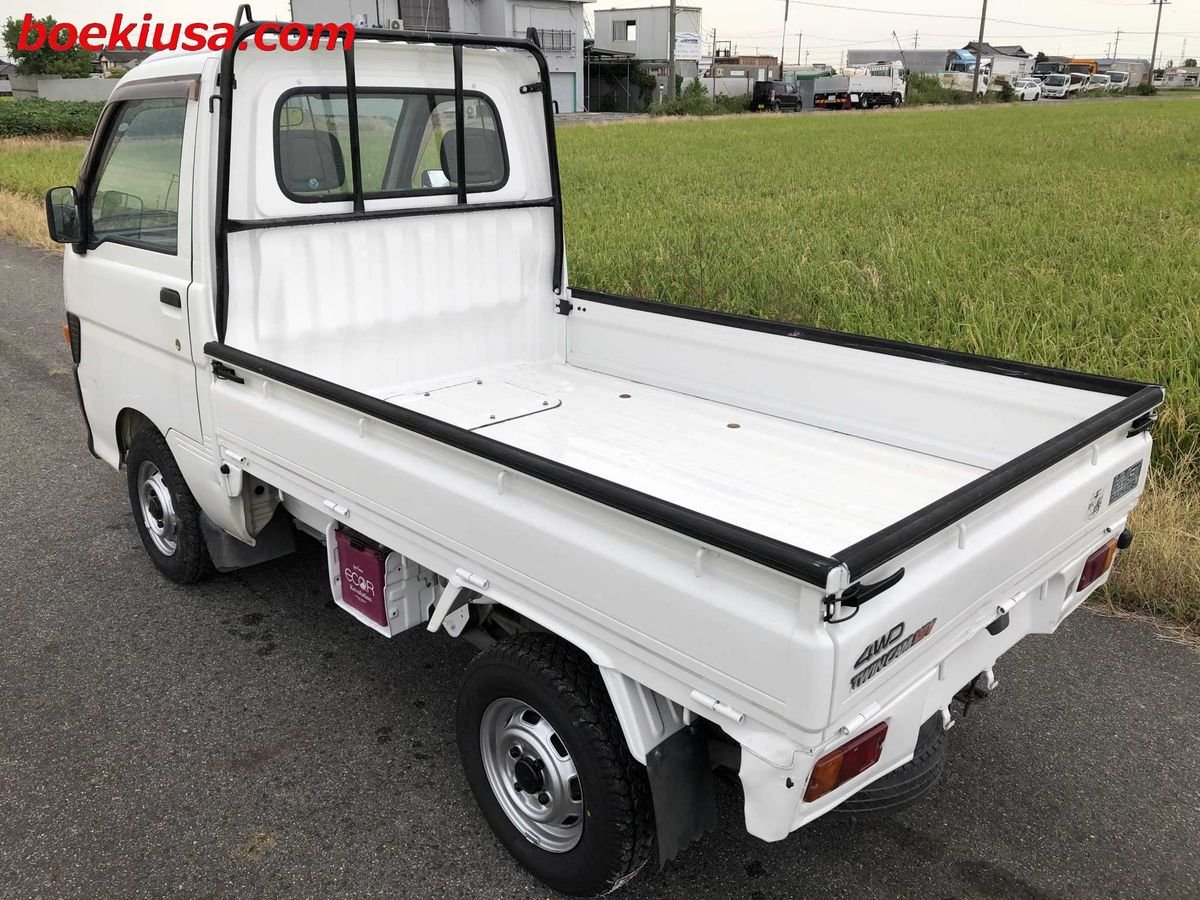 1996 Daihatsu Hijet JDM car for sale — photo 3 of 11
