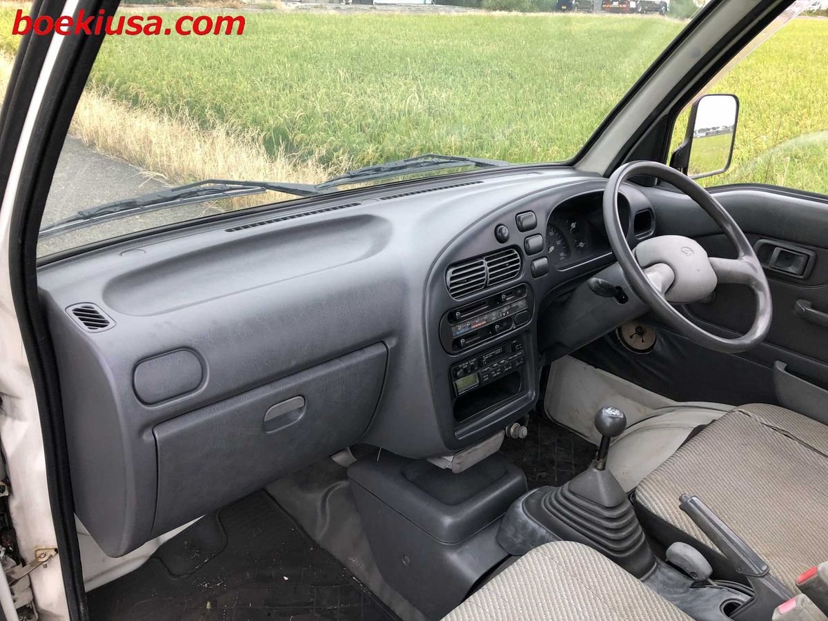 1996 Daihatsu Hijet JDM car for sale — photo 9 of 11