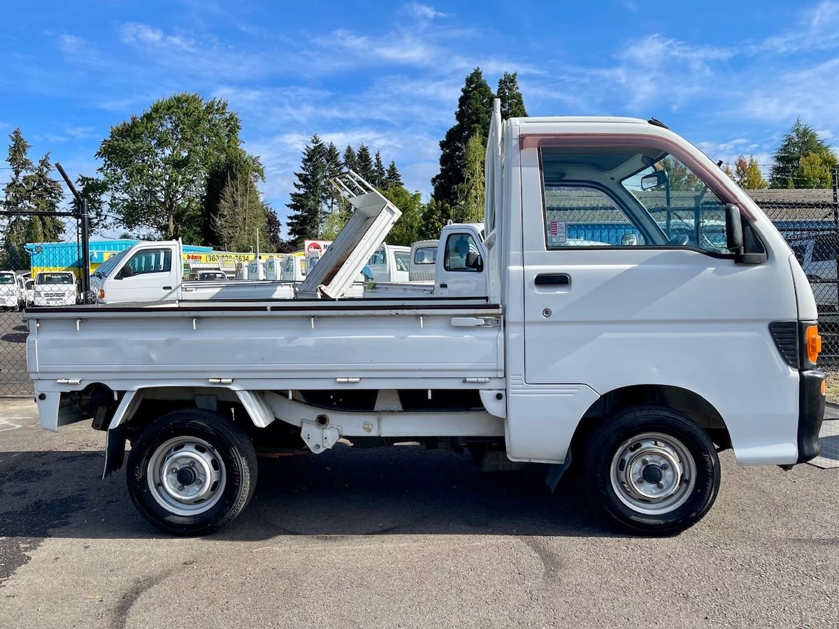 1997 Daihatsu Hijet JDM car for sale — photo 7 of 9