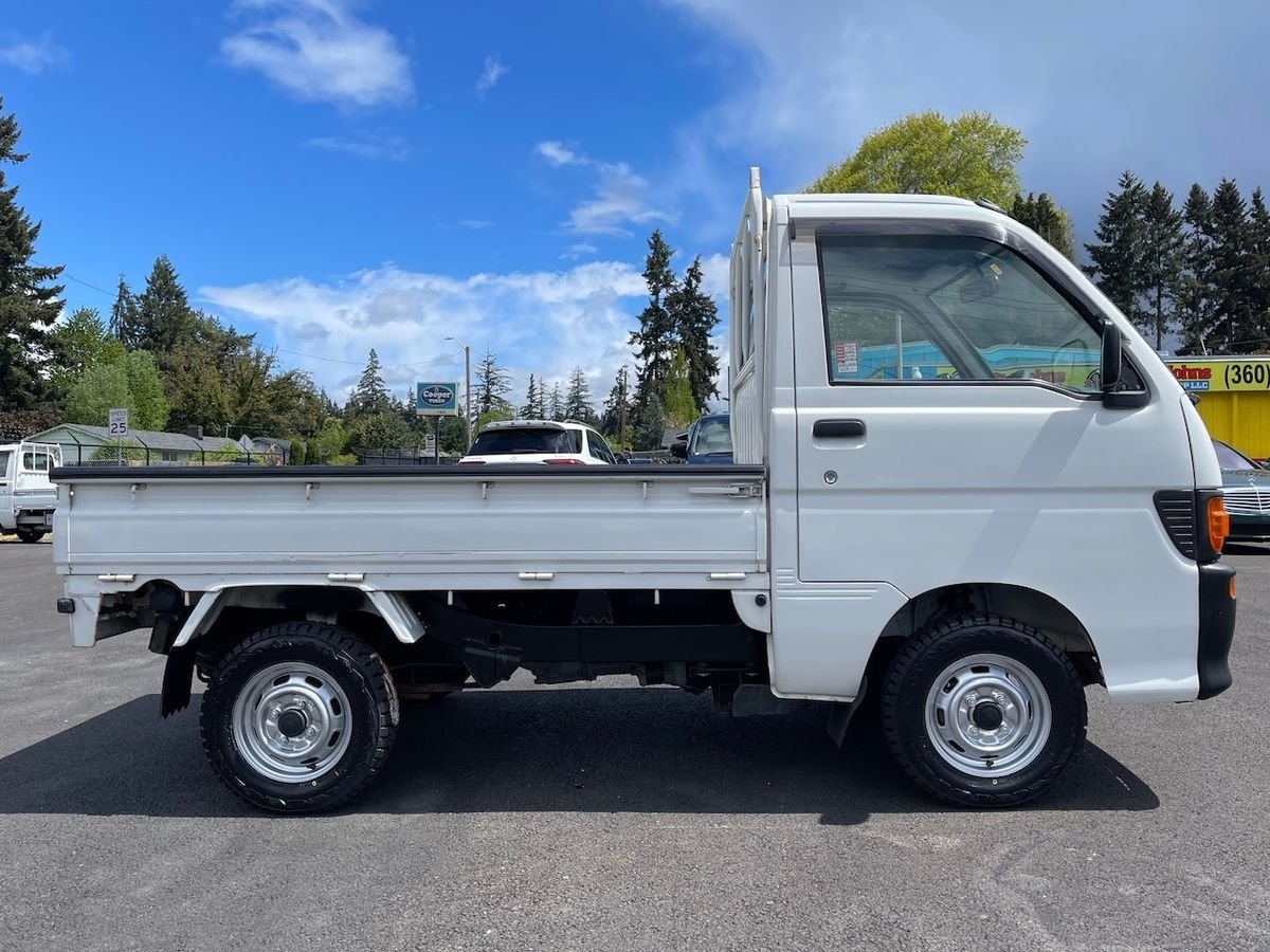 1997 Daihatsu Hijet JDM car for sale — photo 7 of 9