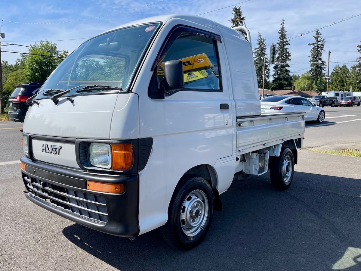1997 Daihatsu Hijet JDM car for sale — photo 2 of 9