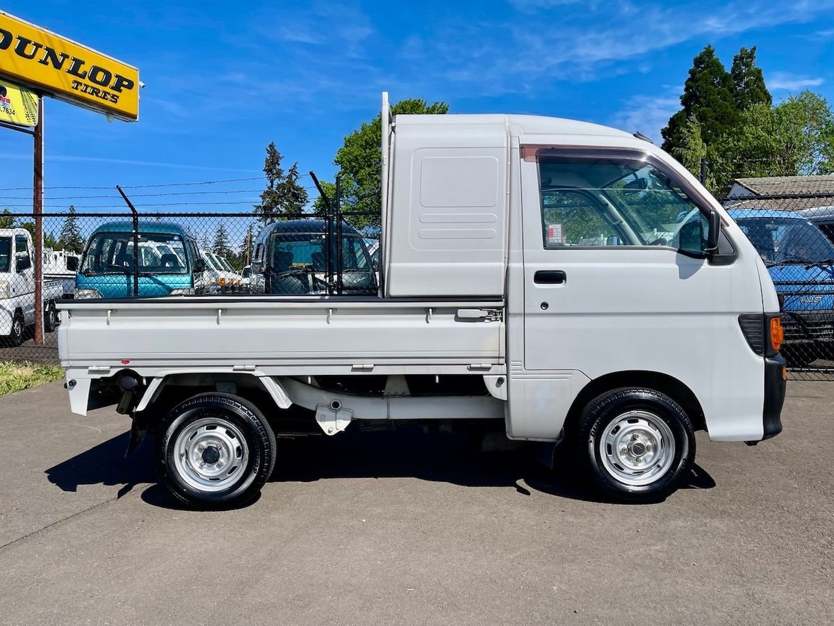 1997 Daihatsu Hijet JDM car for sale — photo 7 of 9