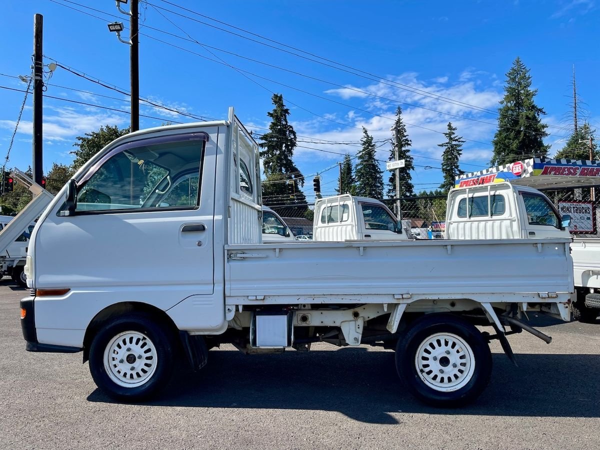 1997 Mitsubishi Minicab JDM car for sale — photo 3 of 9