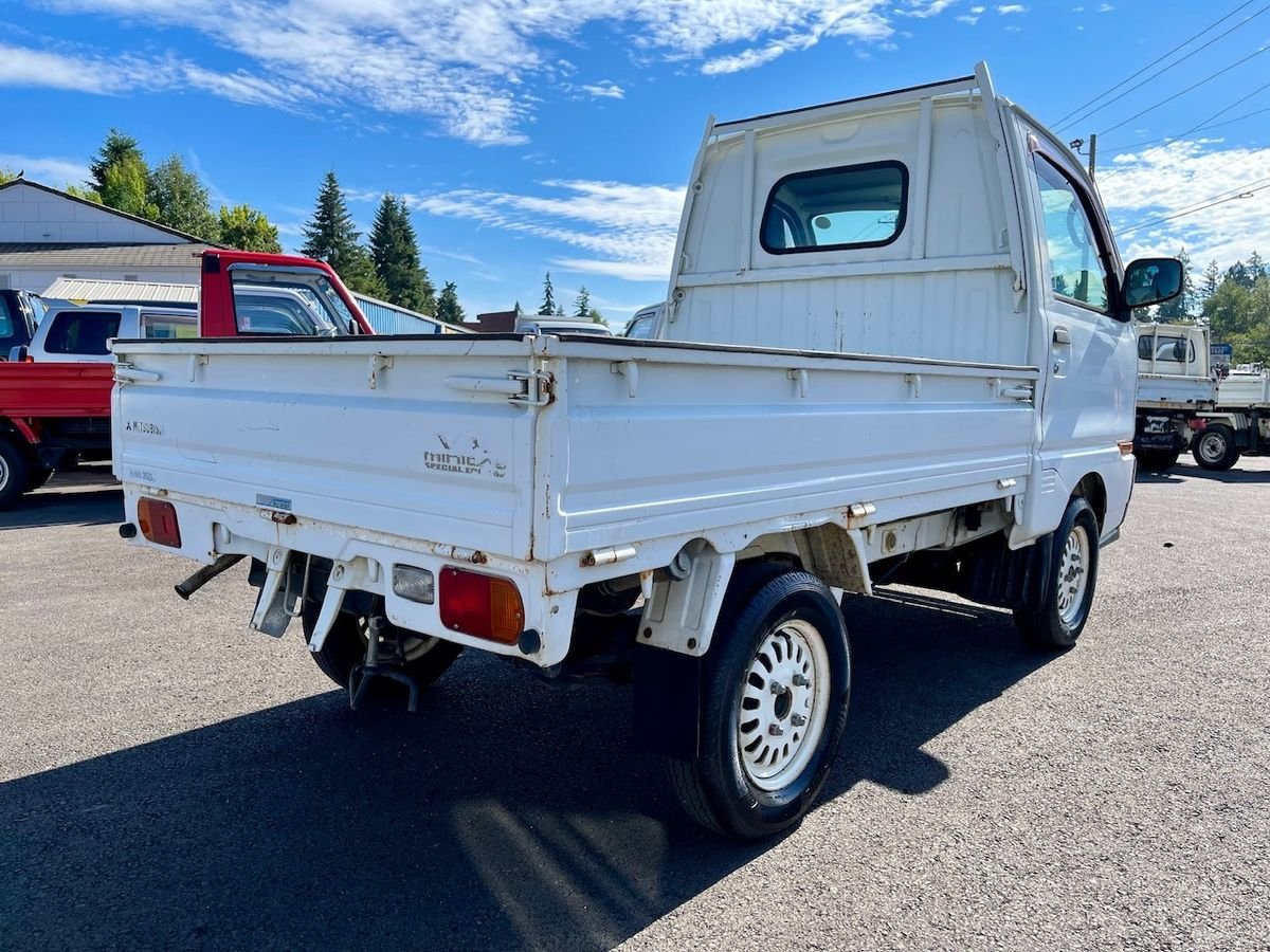 1997 Mitsubishi Minicab JDM car for sale — photo 6 of 9