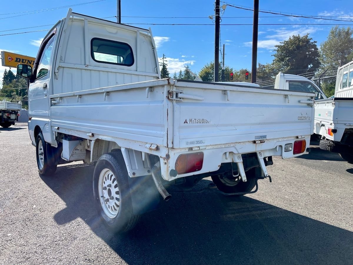 1997 Mitsubishi Minicab JDM car for sale — photo 4 of 9