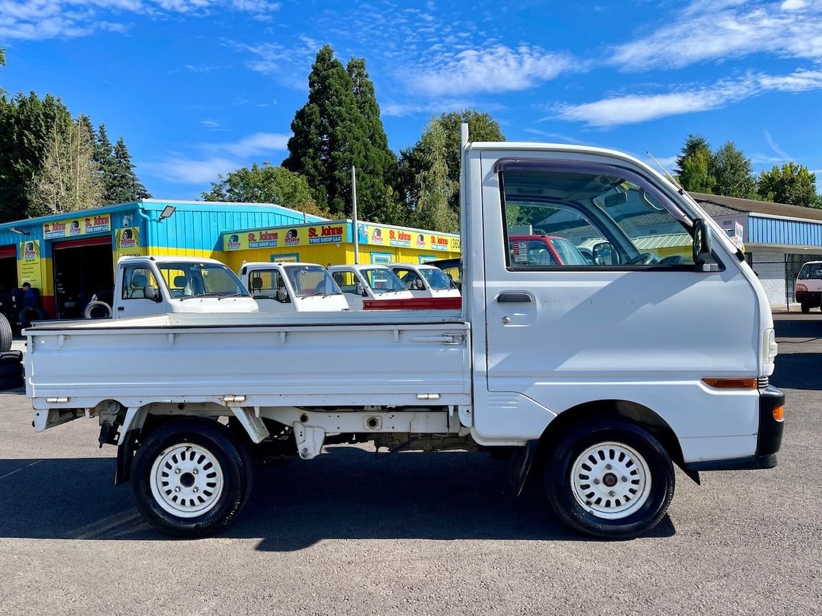 1997 Mitsubishi Minicab JDM car for sale — photo 7 of 9