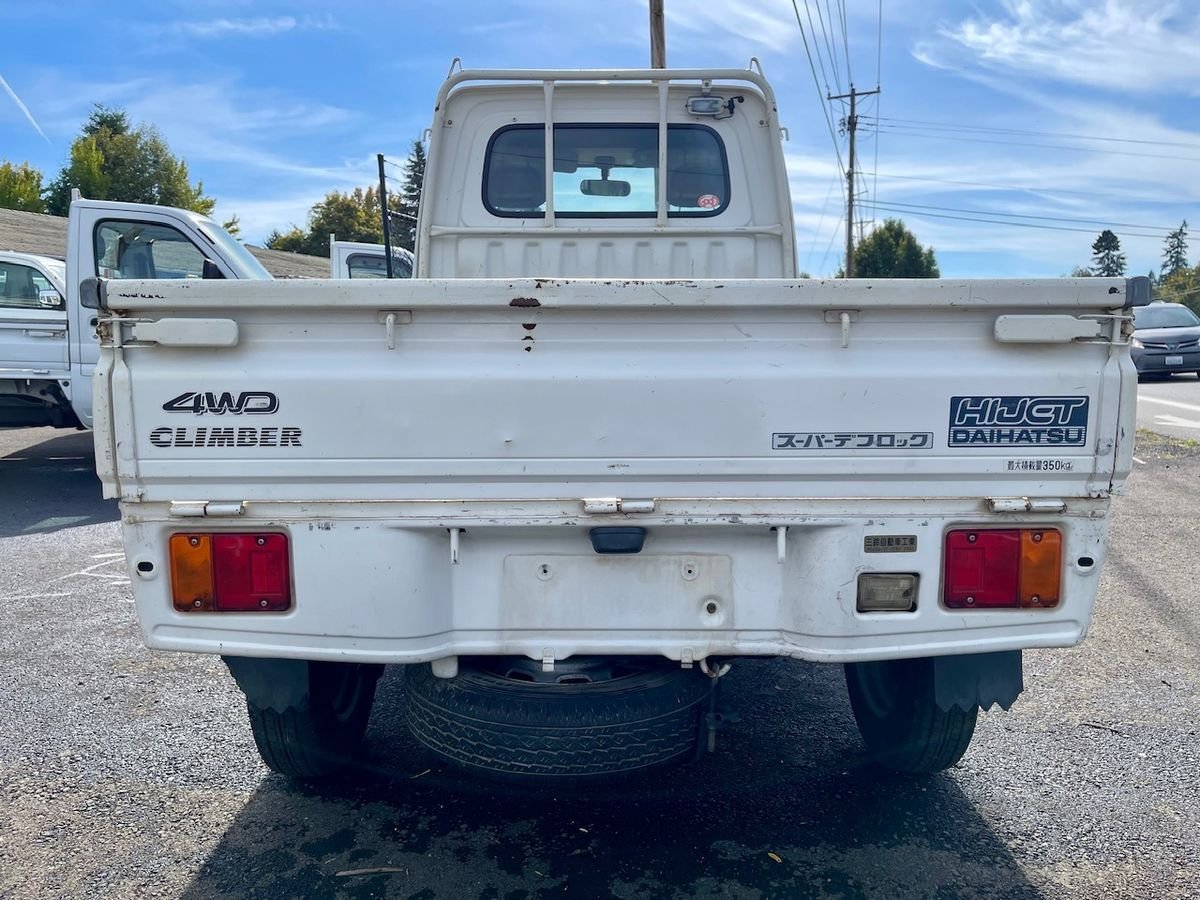 1998 Daihatsu Hijet JDM car for sale — photo 5 of 9