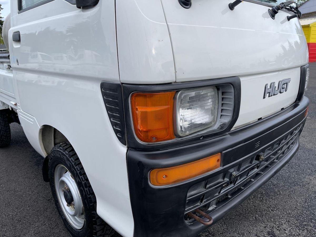 1998 Daihatsu Hijet JDM car for sale — photo 8 of 9