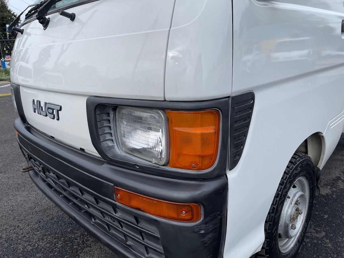 1998 Daihatsu Hijet JDM car for sale — photo 9 of 9