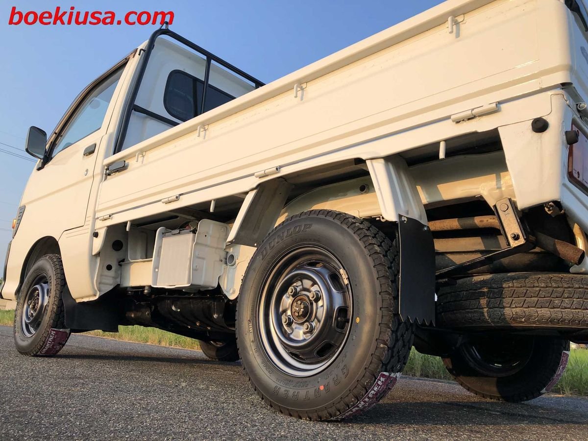 1998 Daihatsu Hijet JDM car for sale — photo 5 of 11