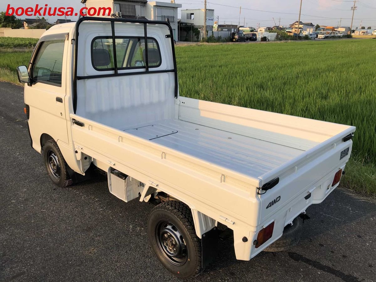 1998 Daihatsu Hijet JDM car for sale — photo 3 of 11