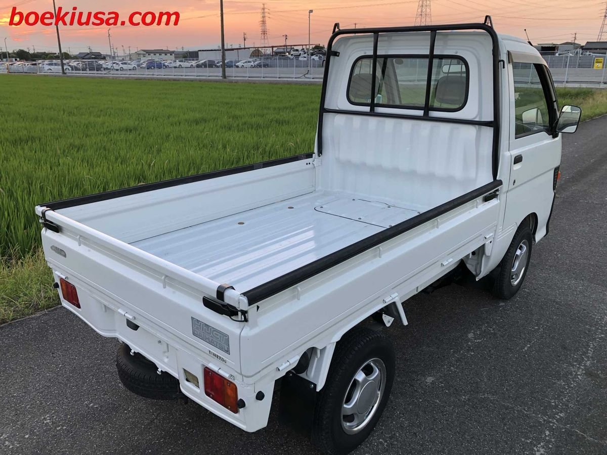 1998 Daihatsu Hijet JDM car for sale — photo 4 of 11
