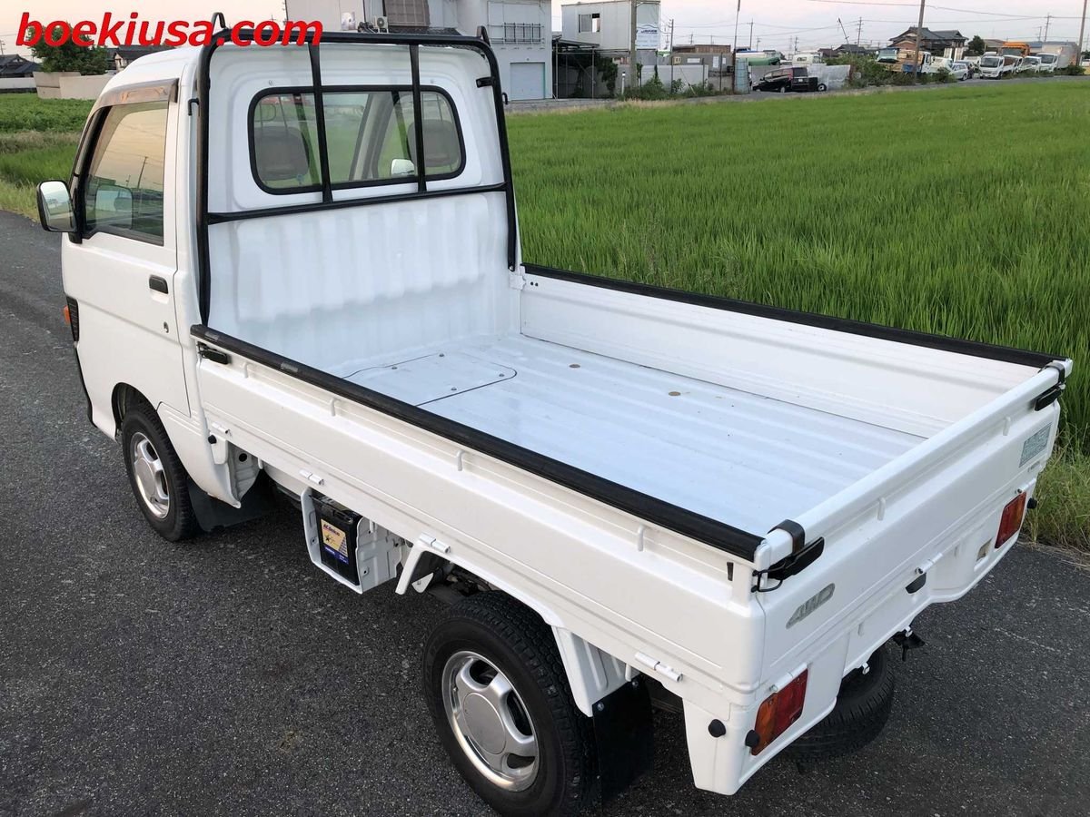 1998 Daihatsu Hijet JDM car for sale — photo 3 of 11