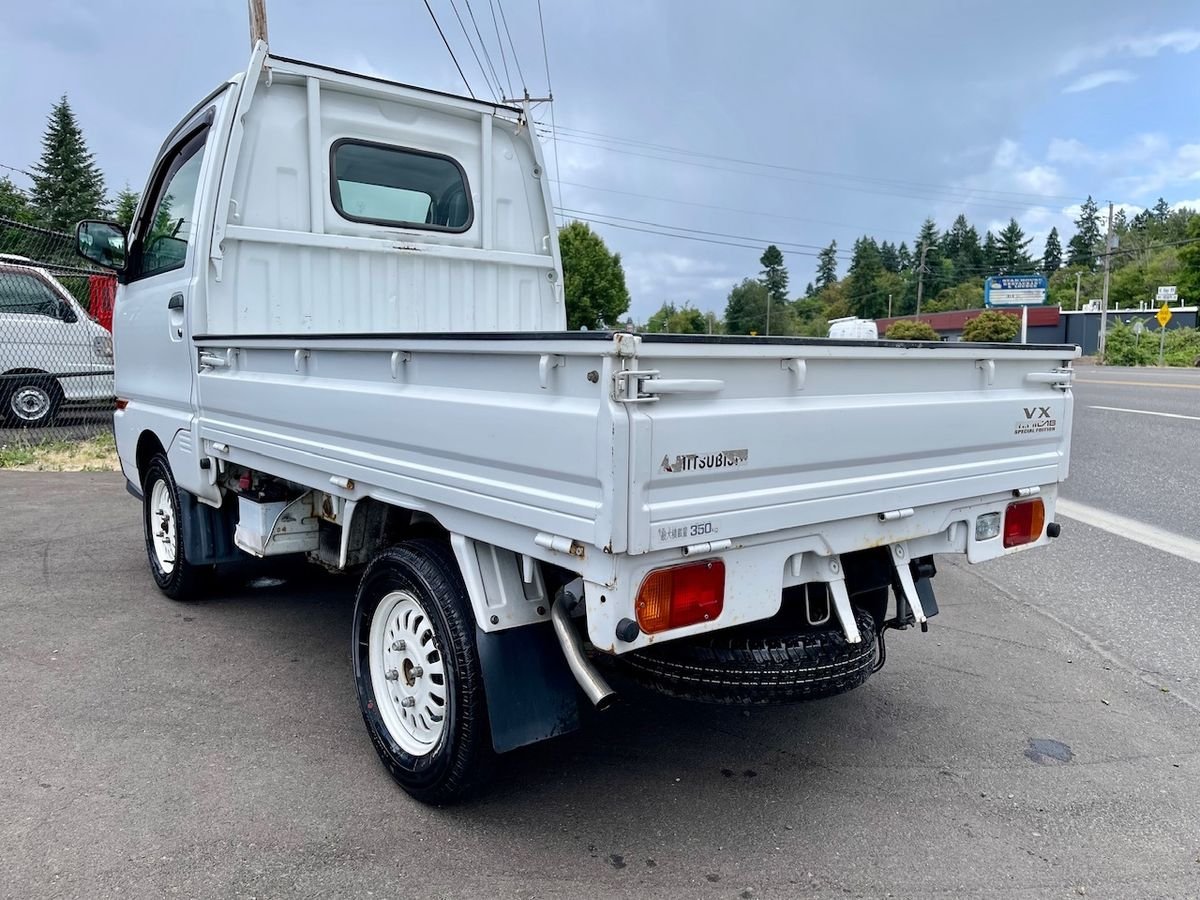 1998 Mitsubishi Minicab JDM car for sale — photo 4 of 9