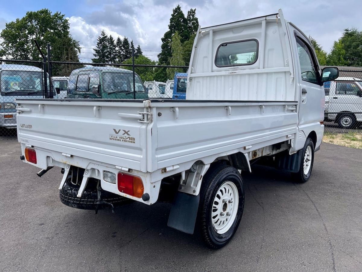 1998 Mitsubishi Minicab JDM car for sale — photo 6 of 9