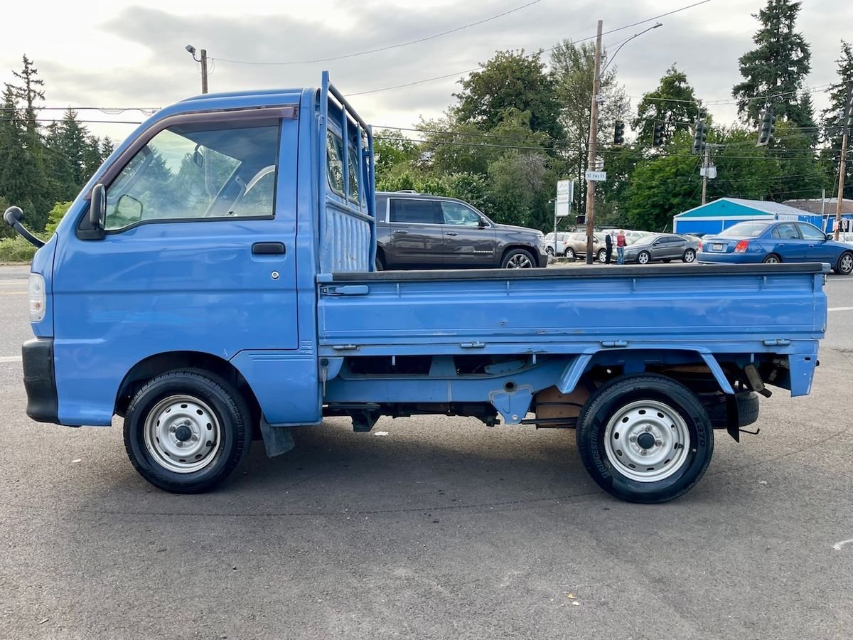 1999 Daihatsu Hijet JDM car for sale — photo 3 of 9
