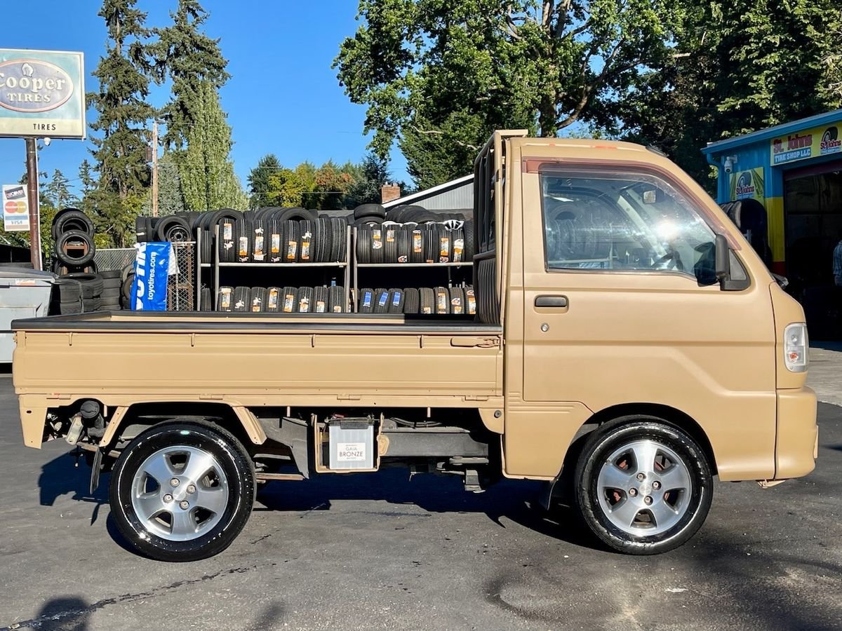 1999 Daihatsu Hijet JDM car for sale — photo 7 of 9