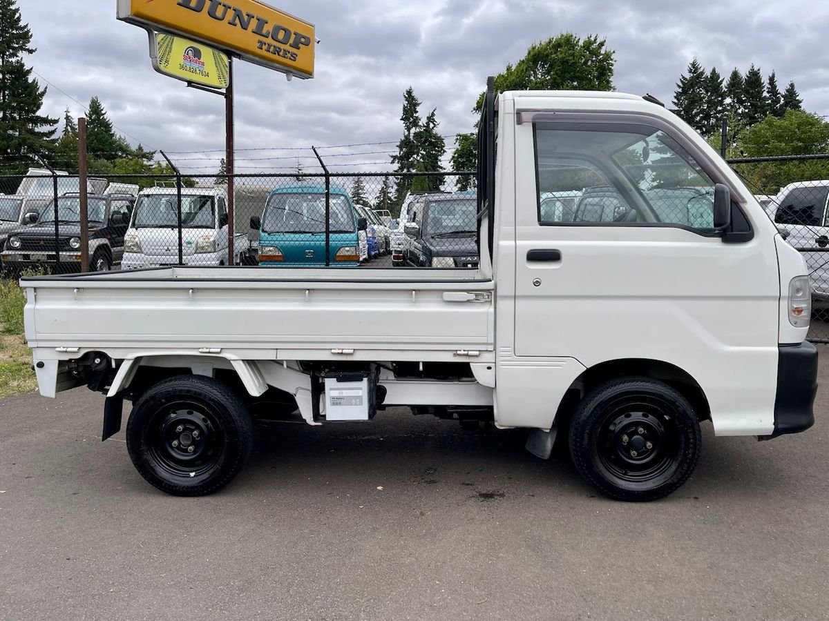 1999 Daihatsu Hijet JDM car for sale — photo 8 of 9