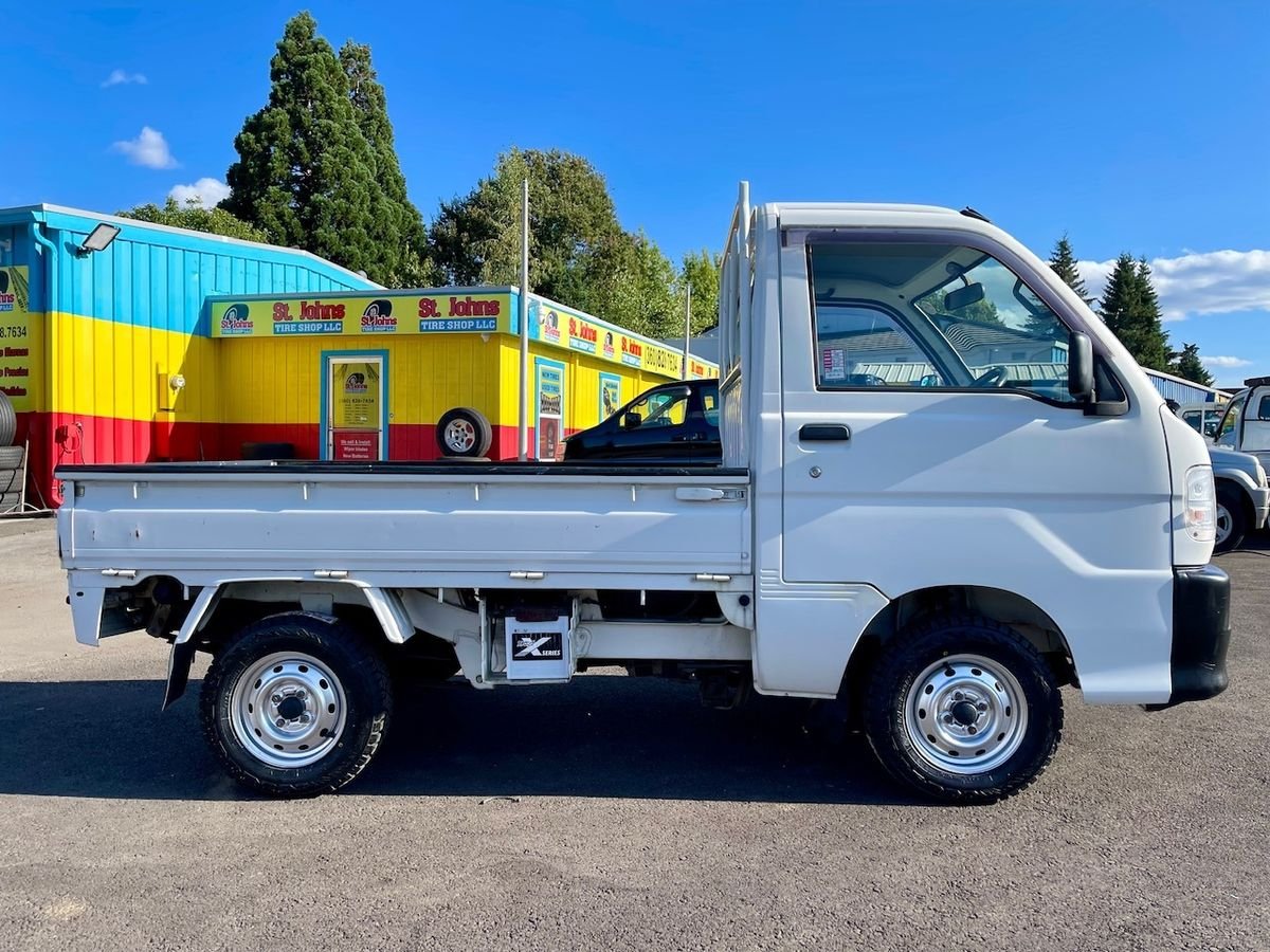 1999 Daihatsu Hijet JDM car for sale — photo 7 of 9