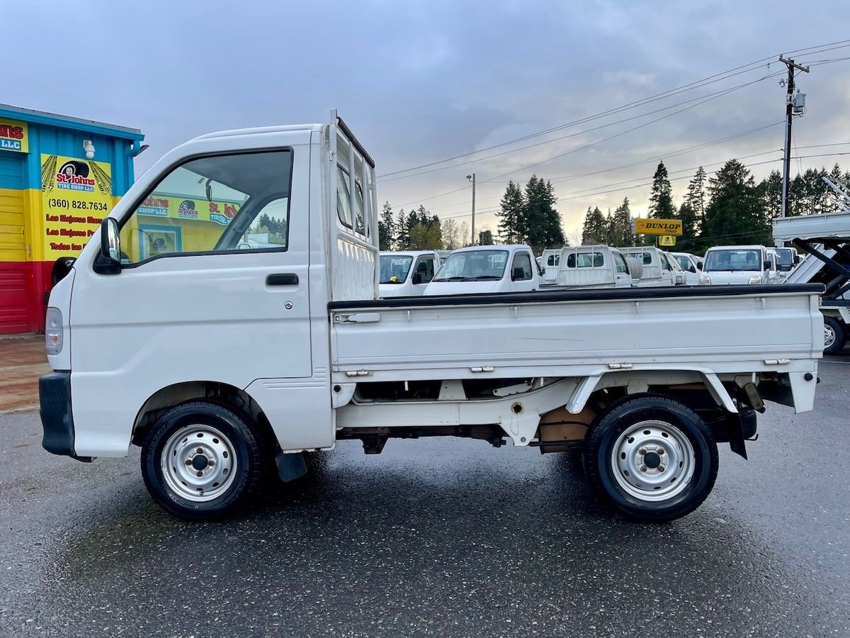 1999 Daihatsu Hijet JDM car for sale — photo 3 of 9