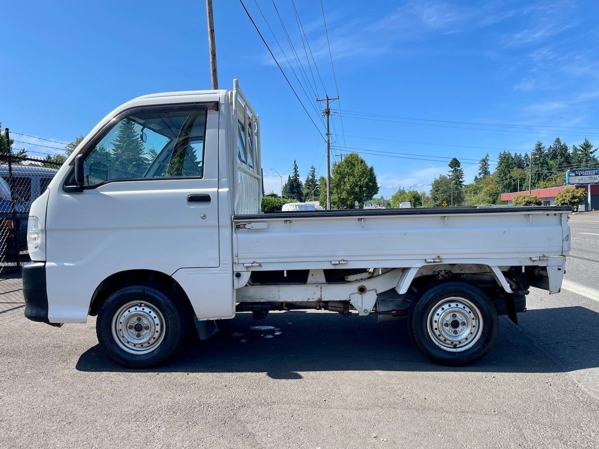 1999 Daihatsu Hijet JDM car for sale — photo 3 of 9
