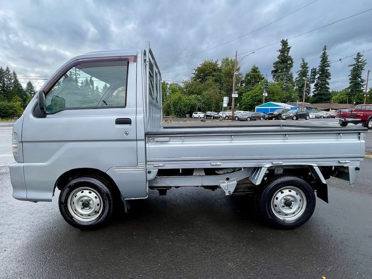 1999 Daihatsu Hijet JDM car for sale — photo 3 of 9