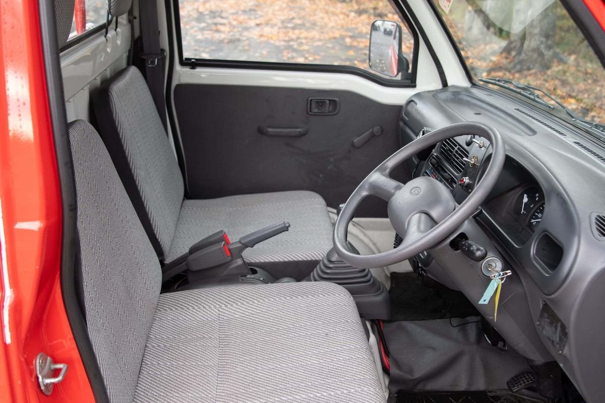 1999 Daihatsu Hijet JDM car for sale — photo 9 of 9
