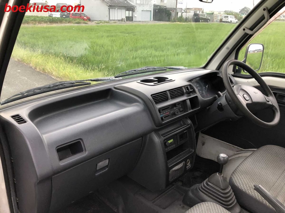 1999 Daihatsu Hijet JDM car for sale — photo 9 of 11