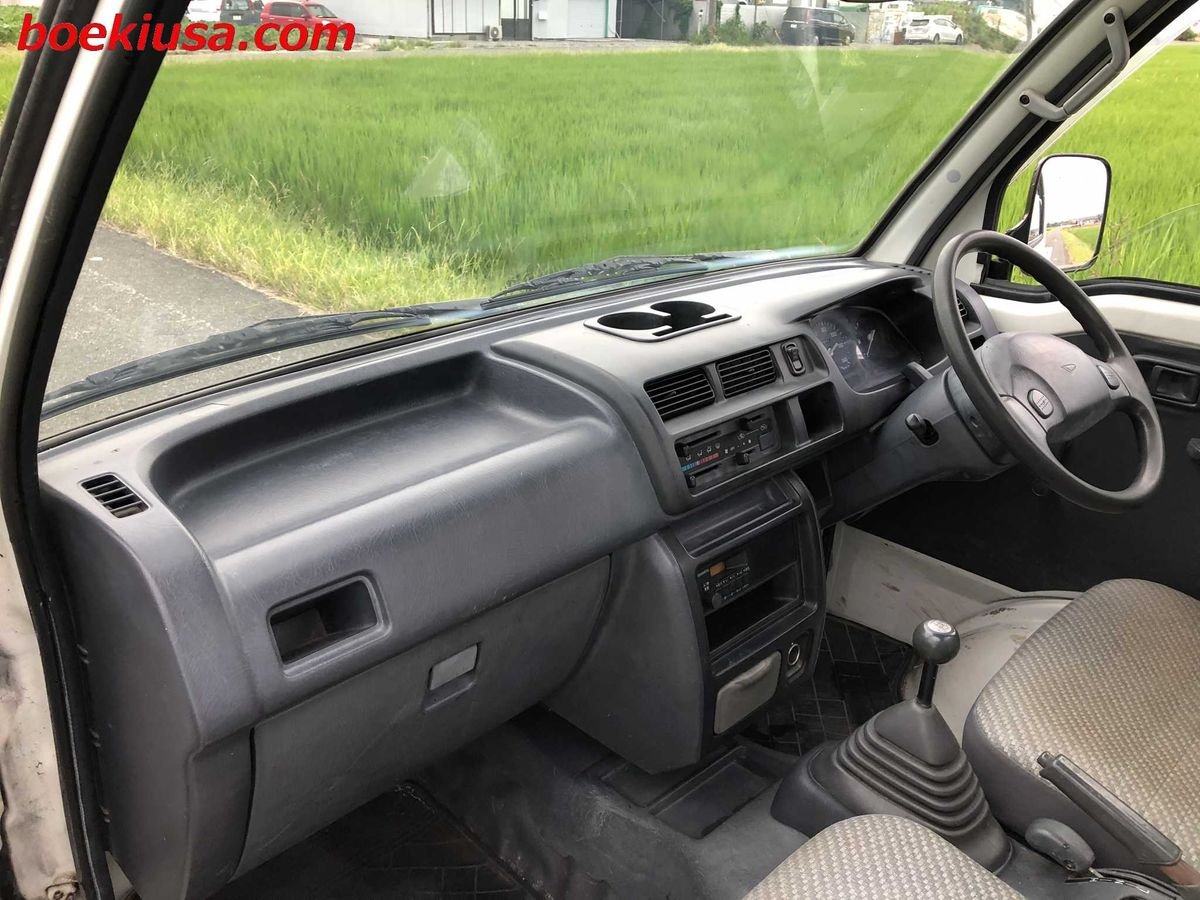 1999 Daihatsu Hijet JDM car for sale — photo 9 of 11