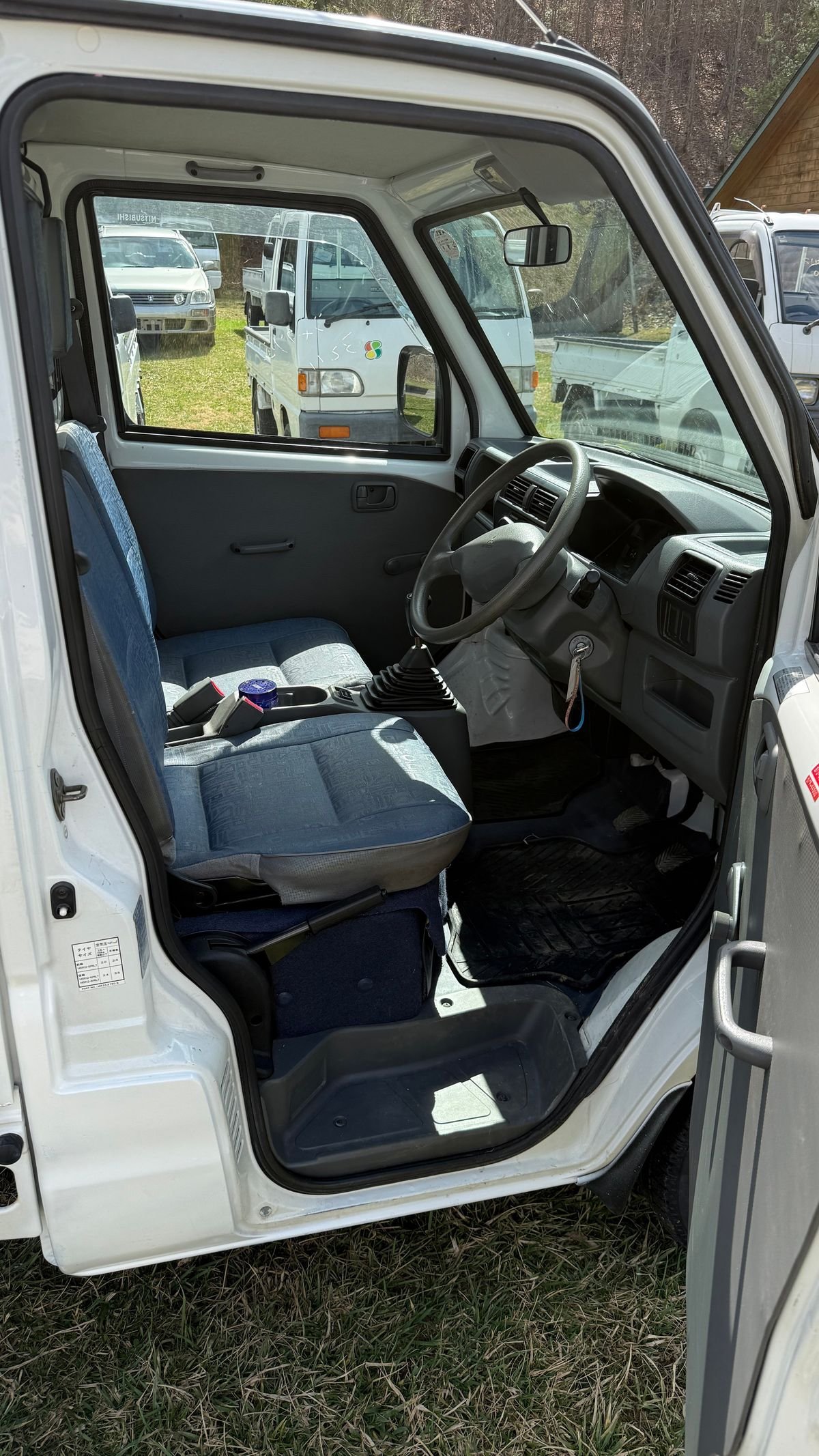 1999 Mitsubishi Minicab JDM car for sale — photo 6 of 11