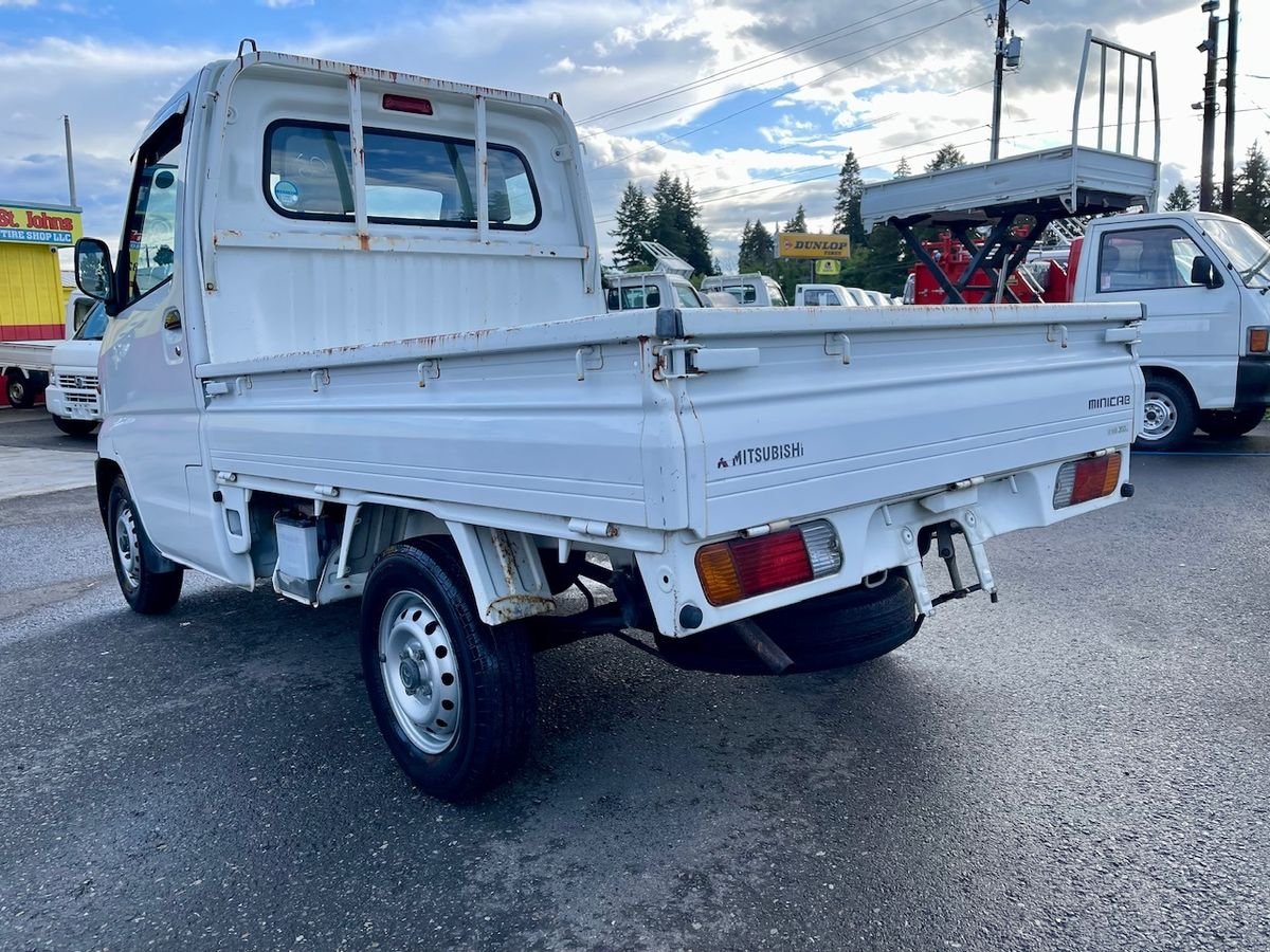 1999 Mitsubishi Minicab JDM car for sale — photo 4 of 9
