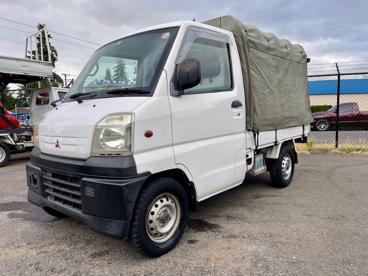 1999 Mitsubishi Minicab JDM car for sale — photo 2 of 9