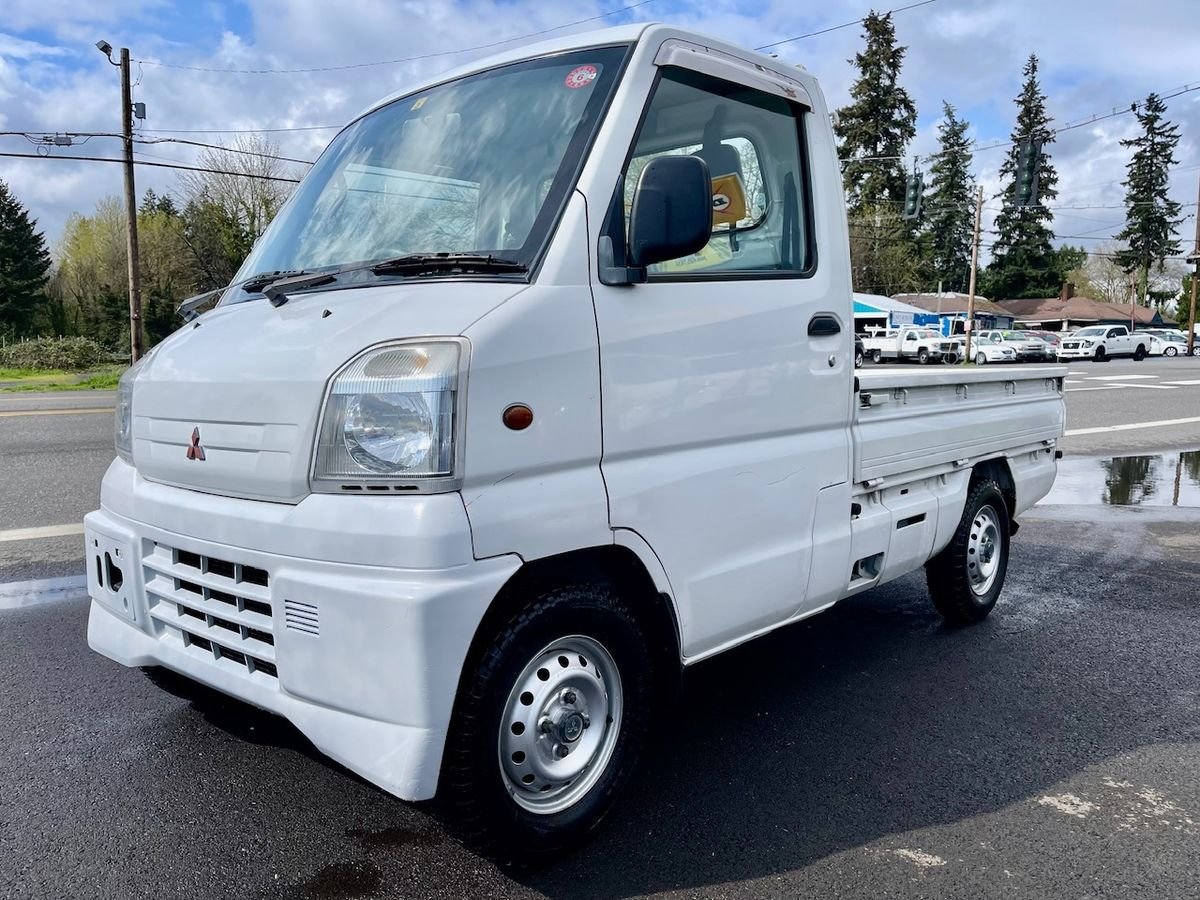 1999 Mitsubishi Minicab JDM car for sale — photo 2 of 9