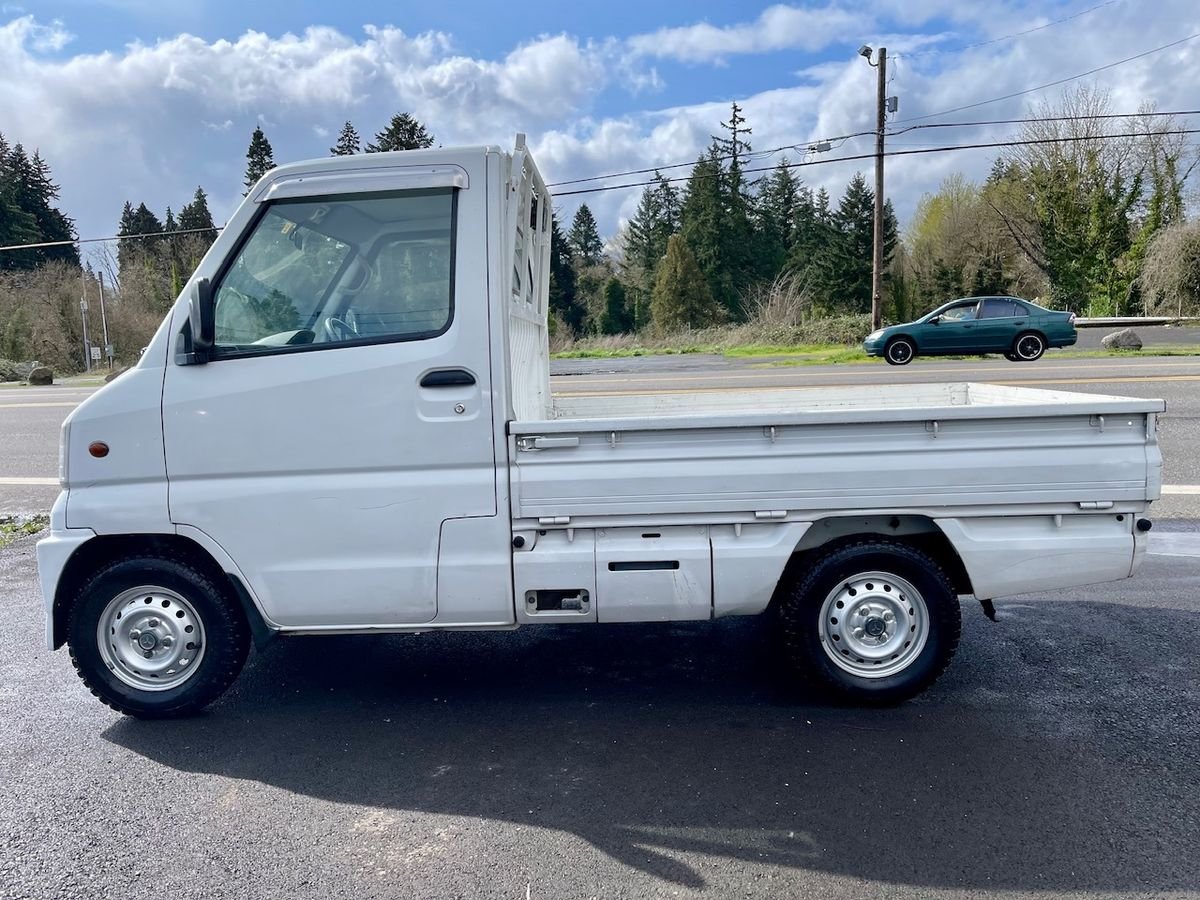 1999 Mitsubishi Minicab JDM car for sale — photo 3 of 9