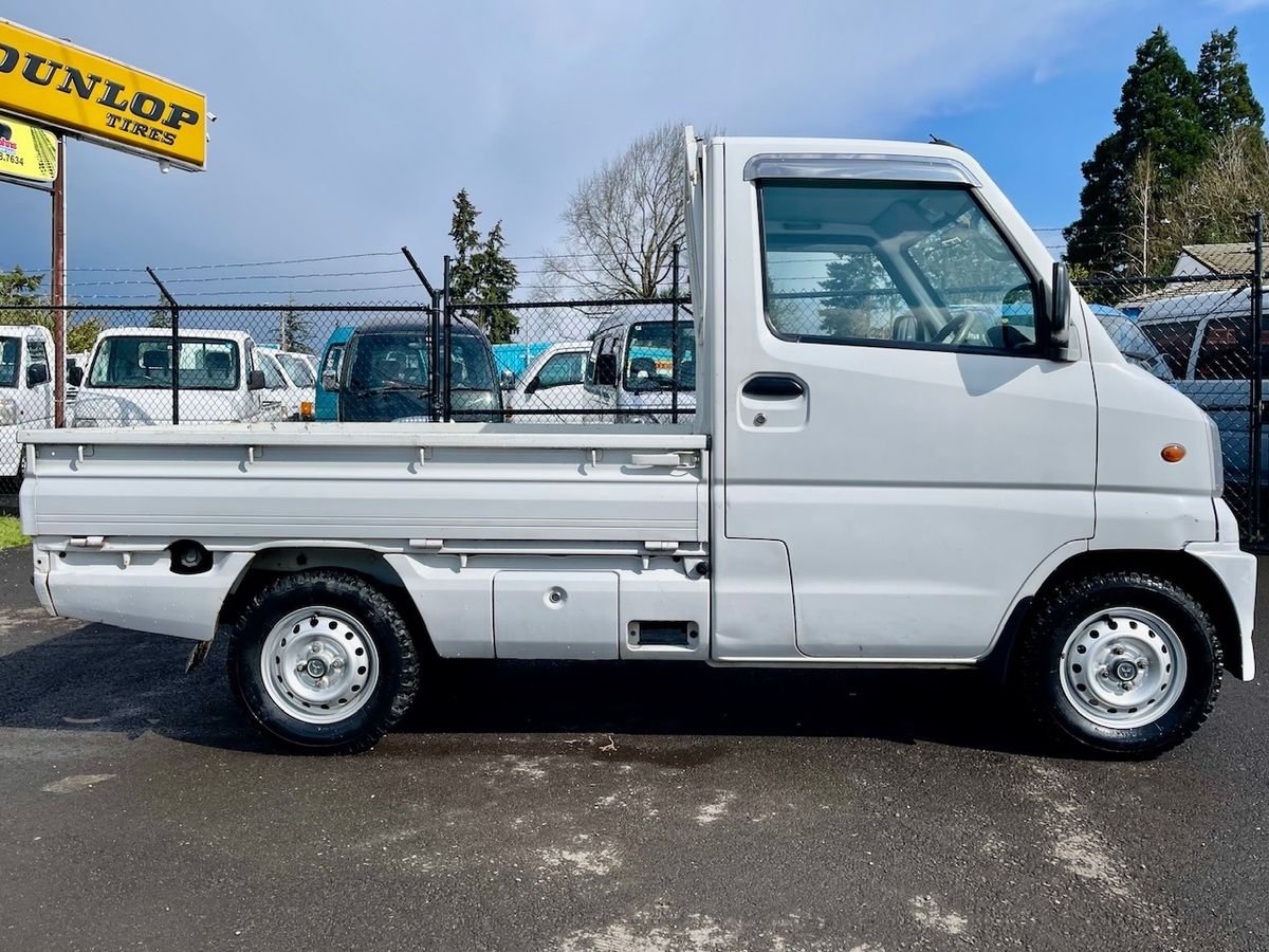 1999 Mitsubishi Minicab JDM car for sale — photo 7 of 9
