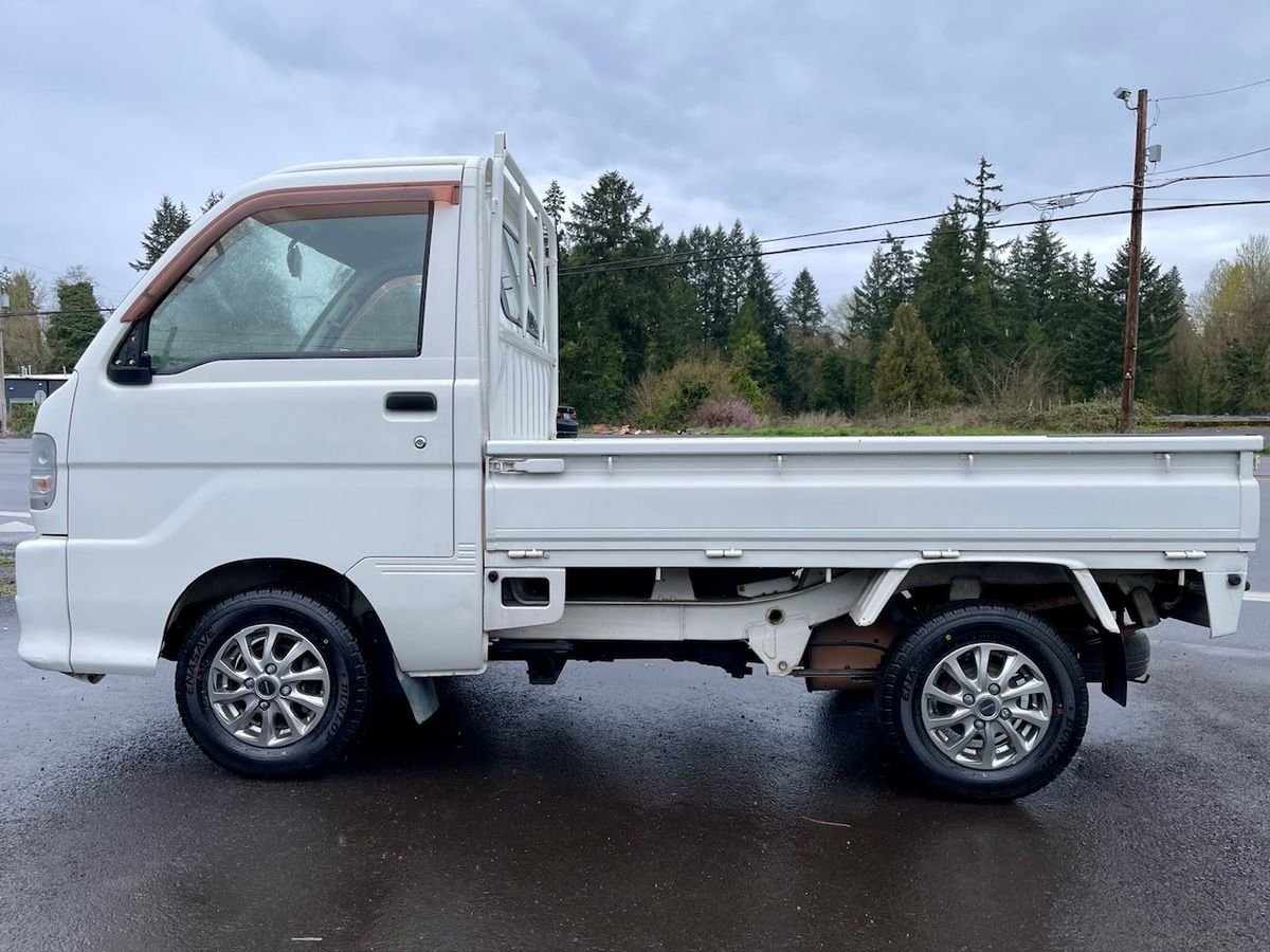 2000 Daihatsu Hijet JDM car for sale — photo 3 of 9