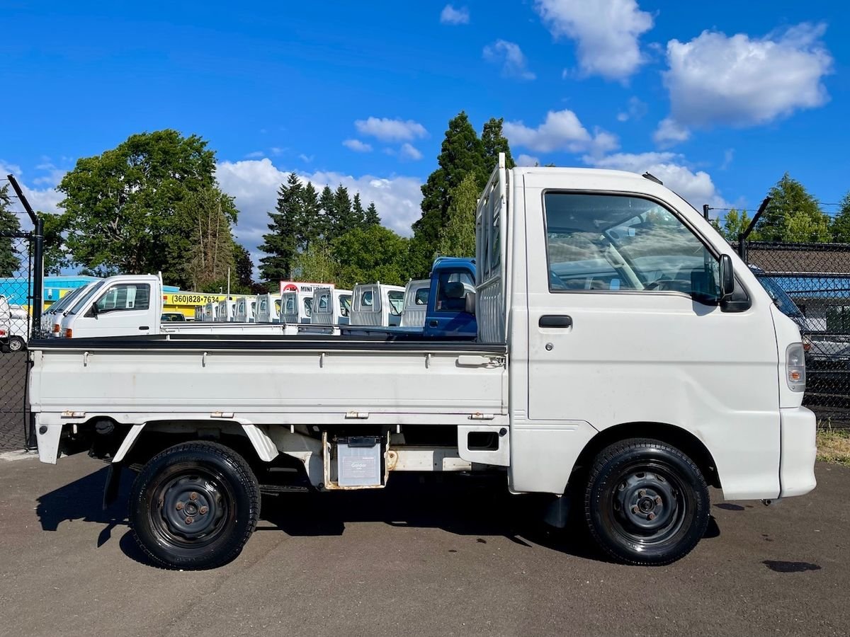 2000 Daihatsu Hijet JDM car for sale — photo 7 of 9