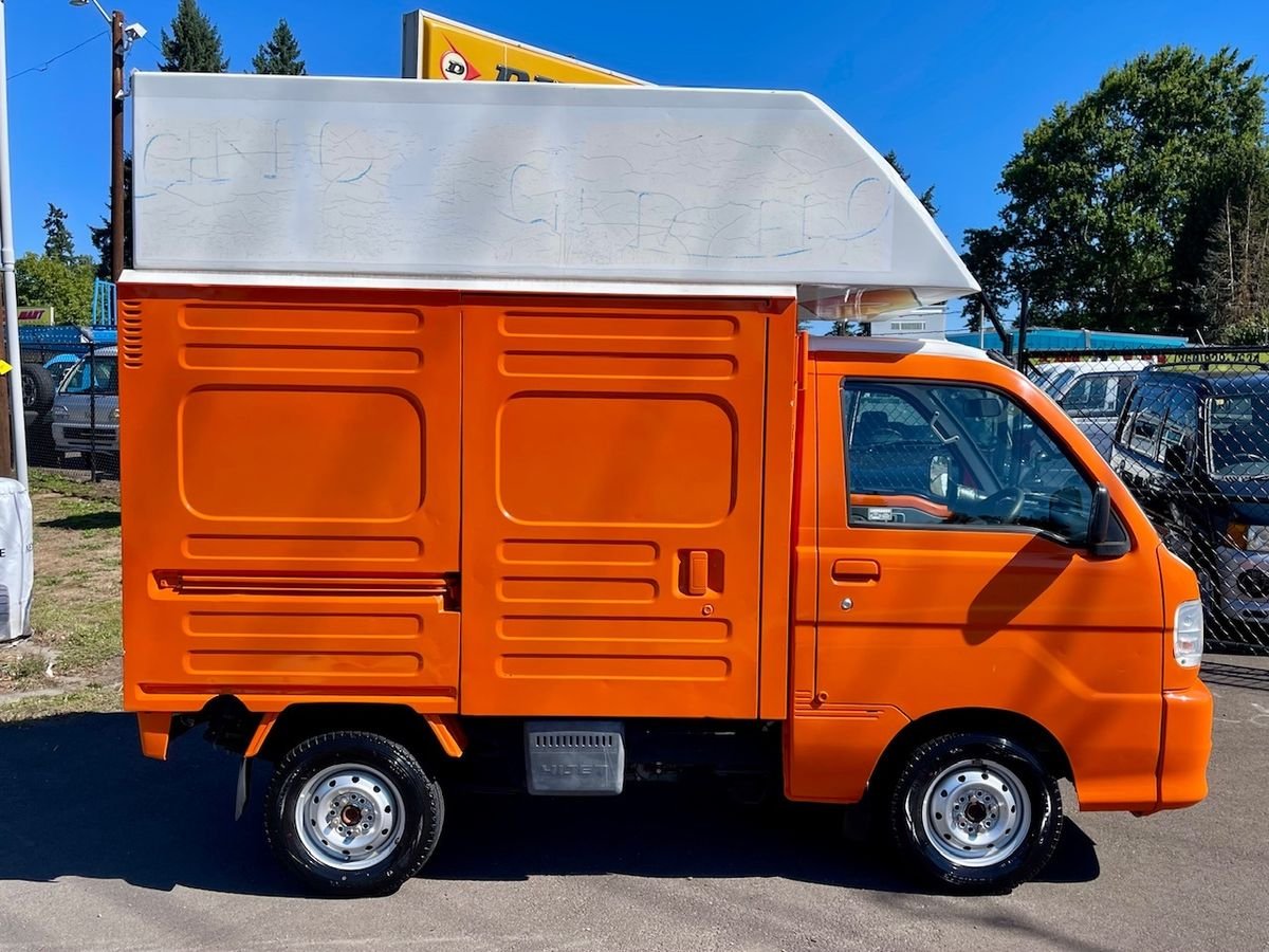 2000 Daihatsu Hijet JDM car for sale — photo 8 of 9