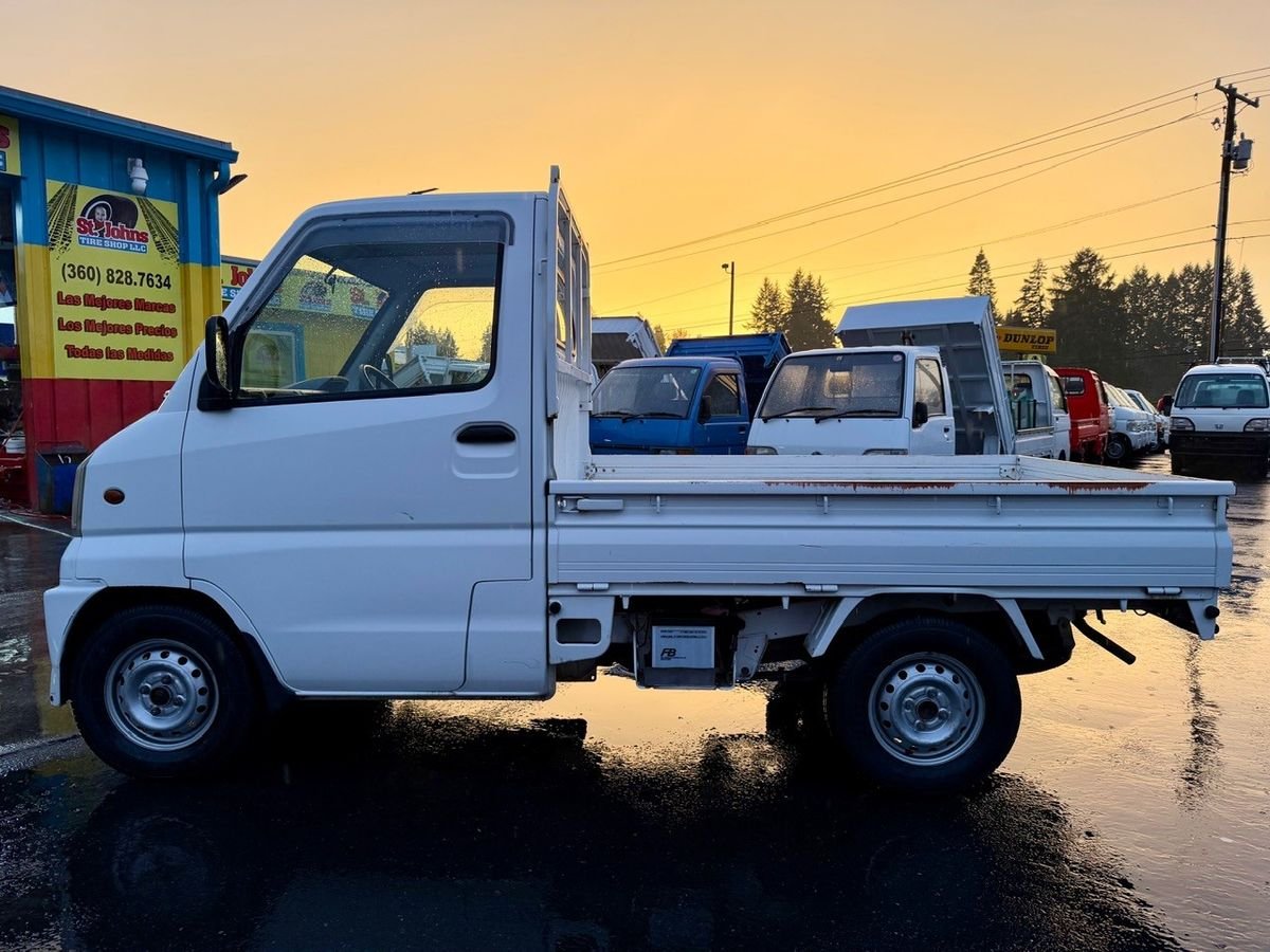 2000 Mitsubishi Minicab JDM car for sale — photo 4 of 9