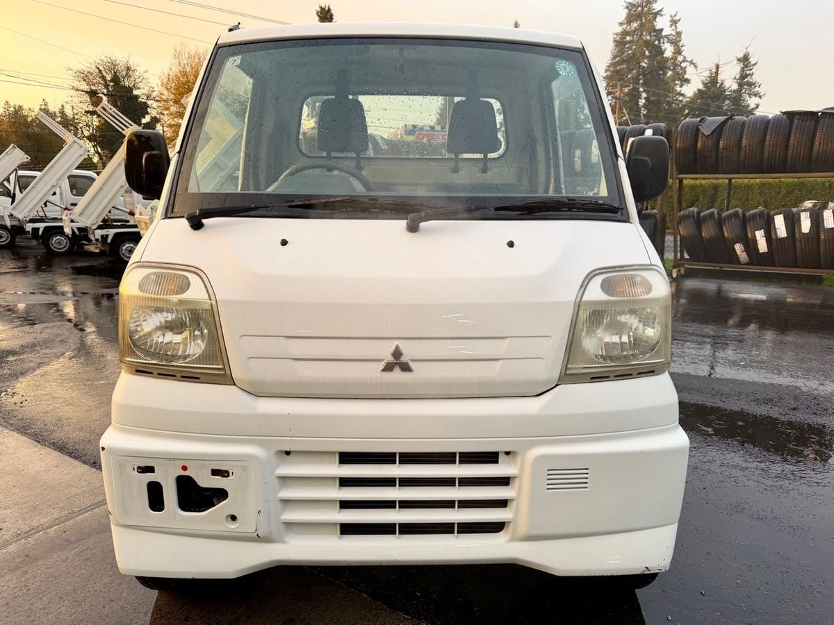 2000 Mitsubishi Minicab JDM car for sale — photo 2 of 9