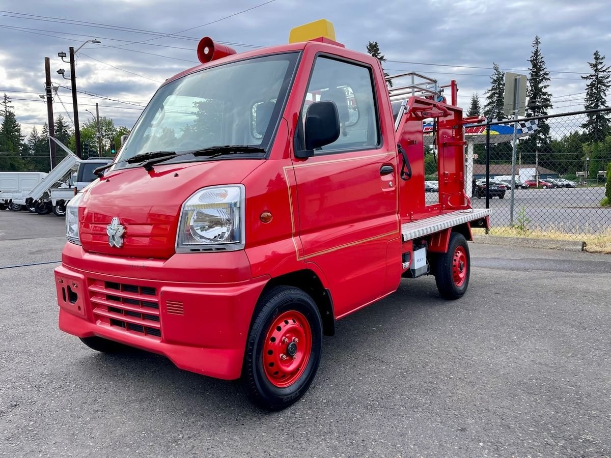 2000 Mitsubishi Minicab JDM car for sale — photo 2 of 9