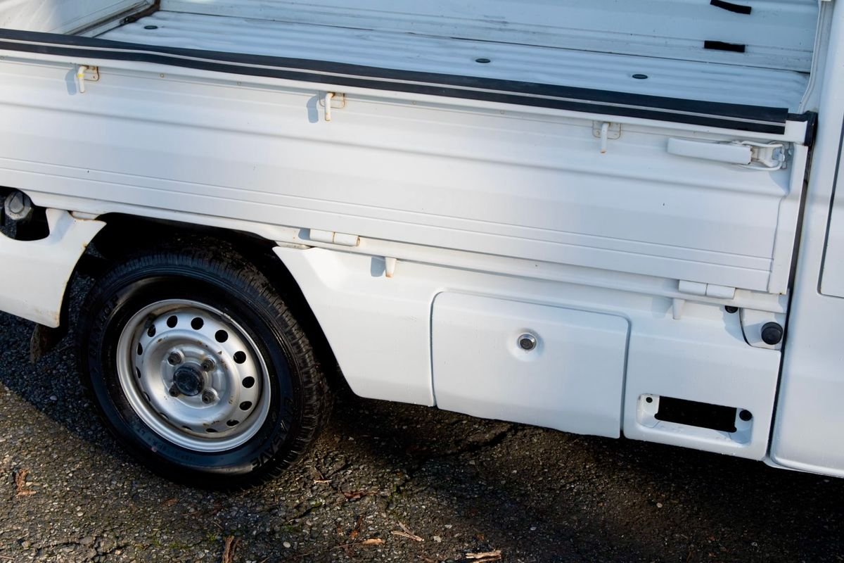 2000 Mitsubishi Minicab JDM car for sale — photo 8 of 9