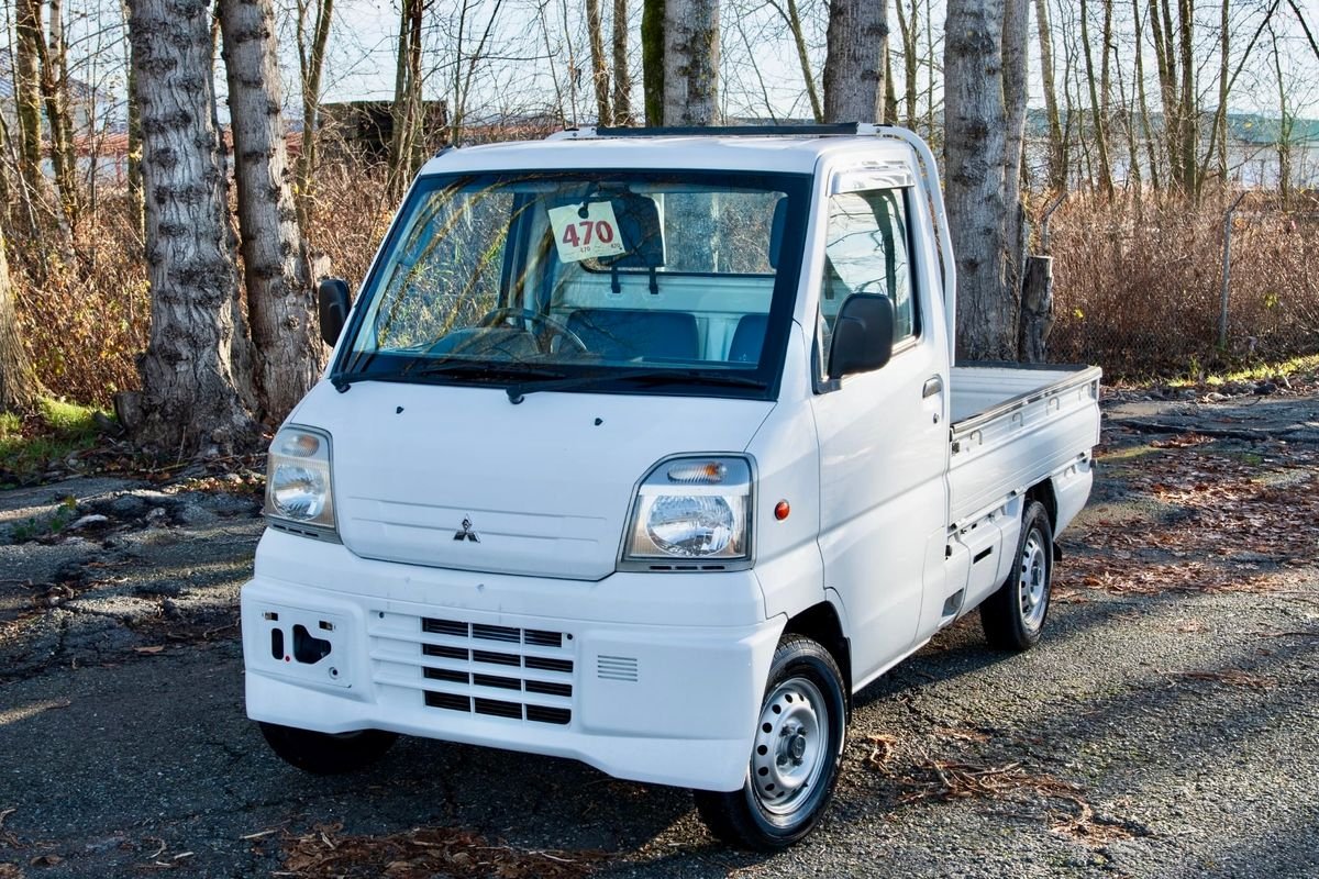 2000 Mitsubishi Minicab JDM car for sale — photo 2 of 9