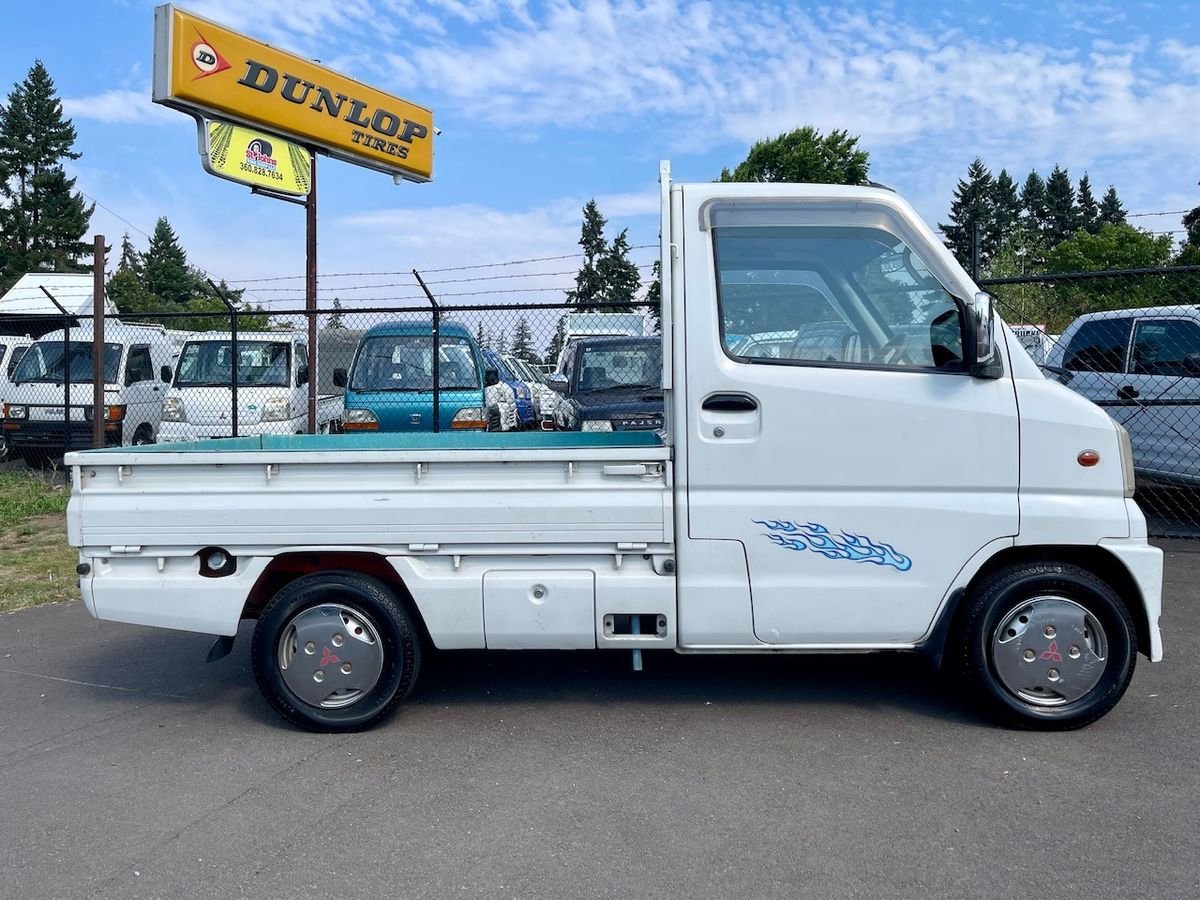 2000 Mitsubishi Minicab JDM car for sale — photo 8 of 9