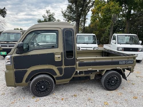 2022 Daihatsu HiJet Japanese Minitruck (ac, ps, Hard cargo)